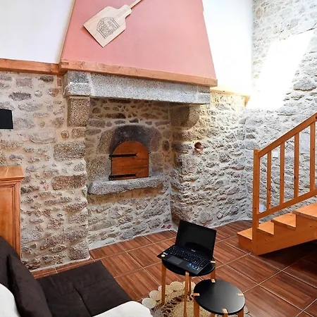 Logis De La Benetiere Oda ve Kahvaltı 3*